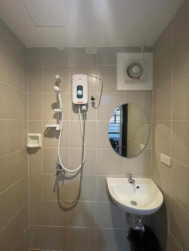 スター・デマカティ・トランシエント・イン