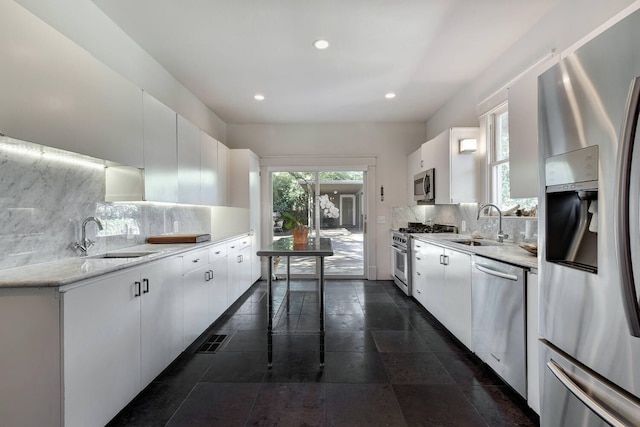 モダン チャーム