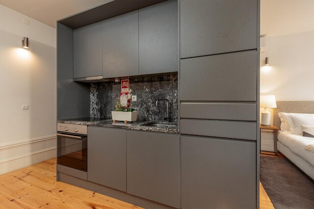 ヨーロポ - ストーリーズ 1F