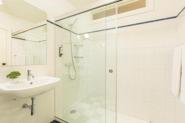 トラベルステイション - フローレスM in ポルト