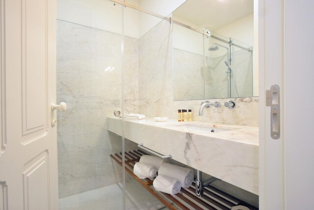 ヨーロポ - マーケット 3B イン オポルト