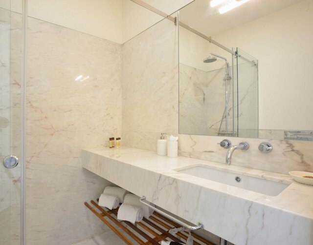 マーケット 2A イン オポルト ウィズ 2 ベッドルームズ アンド 2 バスルームズ