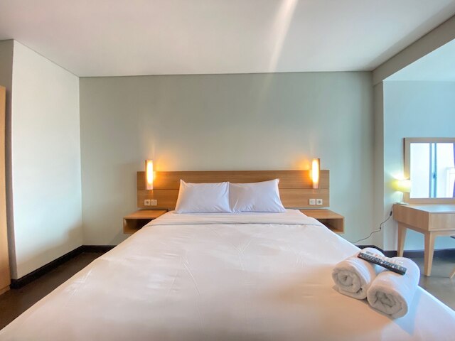 スペーシャス 2 ベッドルRム アパートメント  アット エル ロイヤル ニア ビップ