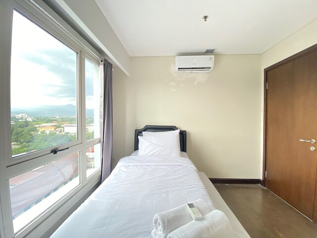 スペーシャス 2 ベッドルRム アパートメント  アット エル ロイヤル ニア ビップ