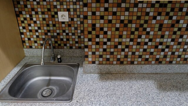 ストラテジック アンド コージー スタジオ アット タマンサリ パピリオ  アパートメント