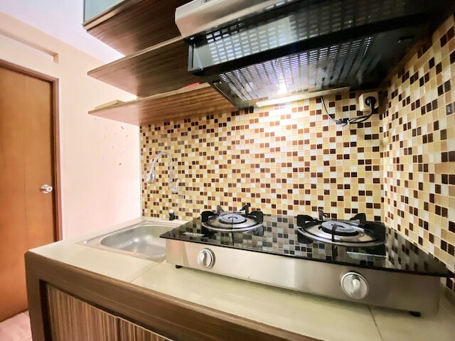 モダン アンド コージー スTイ 2 ベッドルーム アパートメント  アット ゲートウェイ アーマド ヤニ チカダス