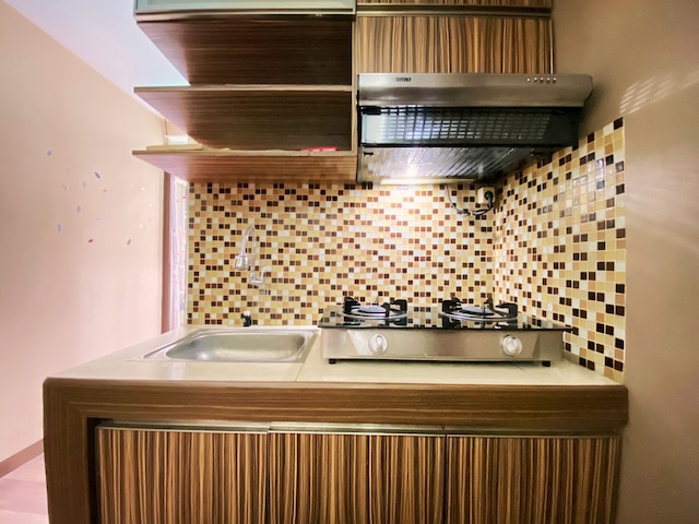 モダン アンド コージー スTイ 2 ベッドルーム アパートメント  アット ゲートウェイ アーマド ヤニ チカダス