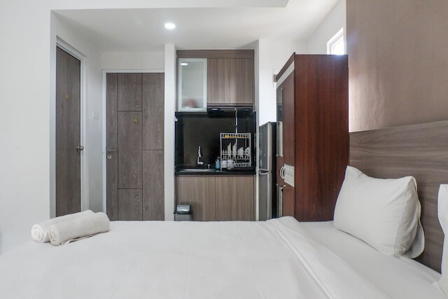 ミニマリスト モダン スタジオ ルーム アパートメント アット タマン メラティ