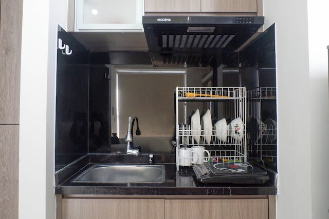 ミニマリスト モダン スタジオ ルーム アパートメント アット タマン メラティ