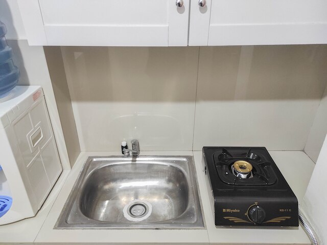 ナイス アンド コージー スタジオ アット ヴィダ ビュー マカッサル  アパートメント