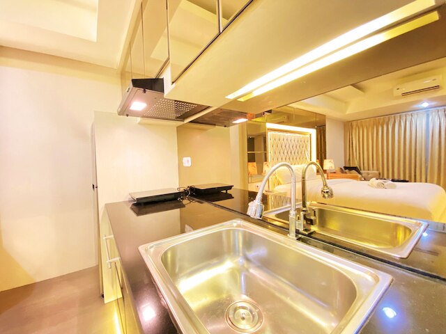 コージー スタジオ ルーム アット タマンサリ ラ グランデ  アパートメント