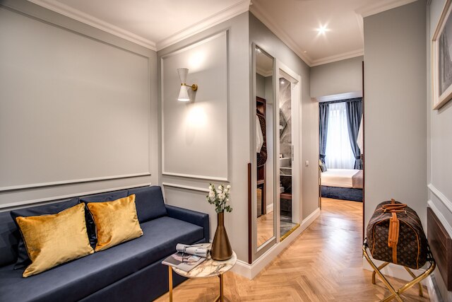 ツリー チャーム アウグスト ブティック ホテル