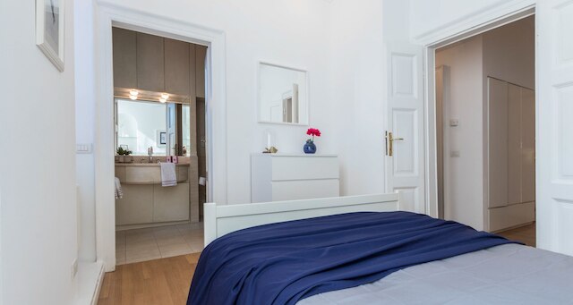 JOIVY ラブリー フラット フォー 5 クローズ トゥ スフォルツェスコ キャッスル