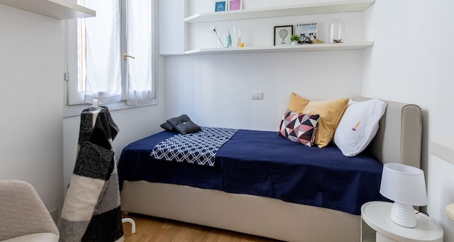 JOIVY ラブリー フラット フォー 5 クローズ トゥ スフォルツェスコ キャッスル