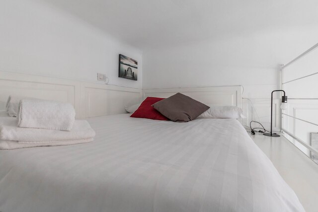 JOIVY ラブリー スタジオ フォー 2 ウィズ バルコニー ニア ドゥオーモ