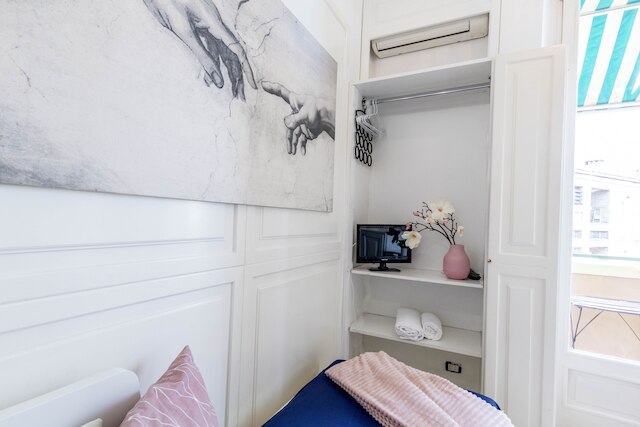 JOIVY ラブリー スタジオ フォー 2 ウィズ バルコニー ニア ドゥオーモ