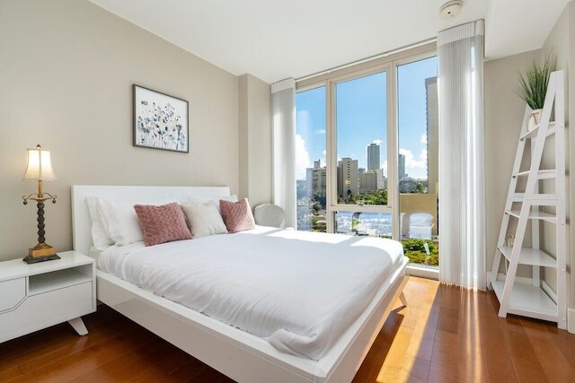 アルール ワイキキ #803 2 ベッドルームコンド バイ レッドオーニング