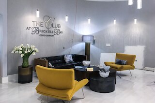 アメージング スタジオ アパート ブリッケル プール付き