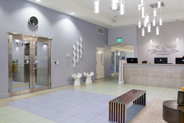 アメージング スタジオ アパート ブリッケル プール付き