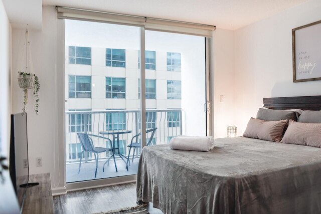 アメージング スタジオ アパート ブリッケル プール付き