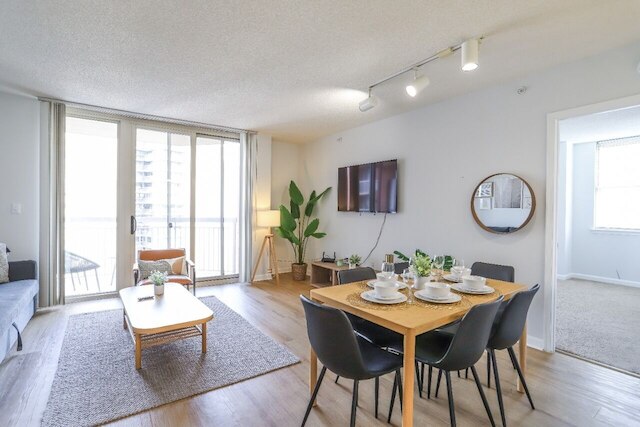 コージー2ベッドルームコンドボールストン