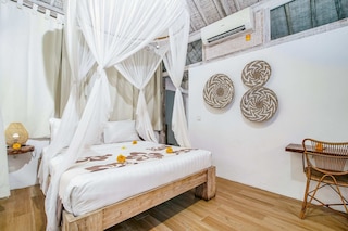 ヴィラ  ラクスマナ