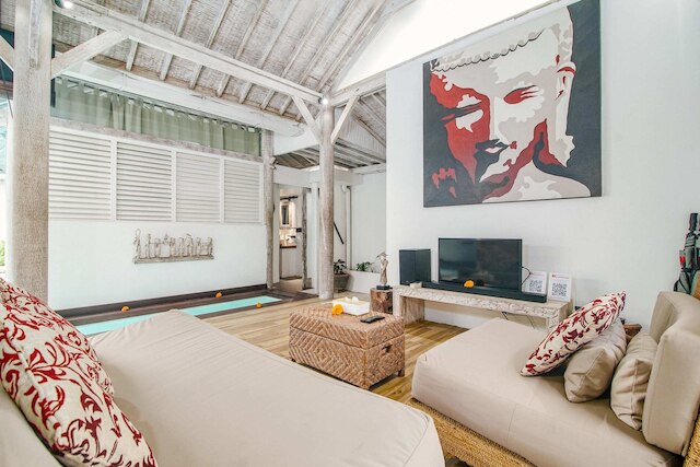 ヴィラ  ラクスマナ