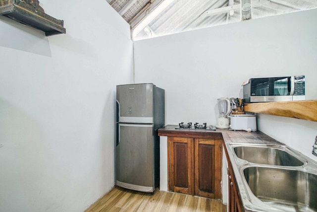 ヴィラ  ラクスマナ