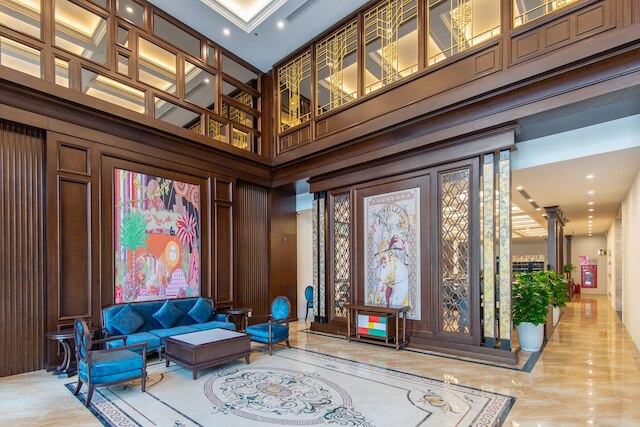 レイナラグジュアリーホテル