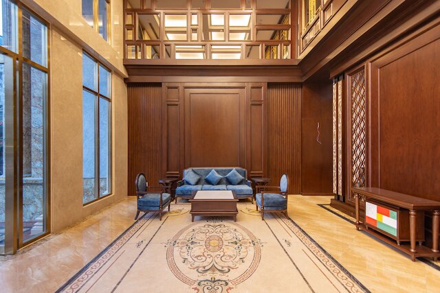 レイナラグジュアリーホテル