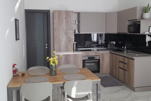 スタジオ - スリープス 2 - バルコニー - 5 ミン ウォーク トゥ ビーチ