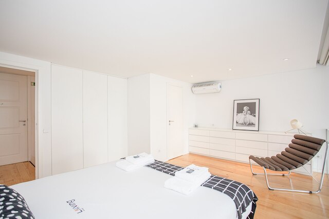 リービング - ガーデン ライト メザニン