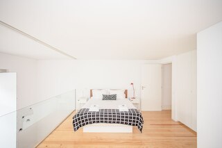 リービング - ガーデン ライト メザニン