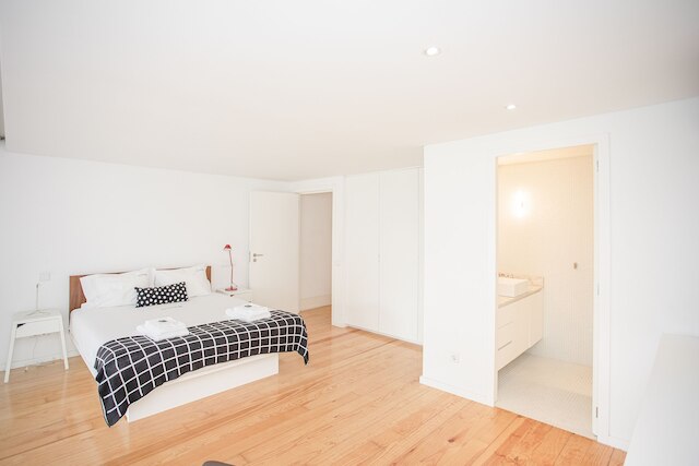 リービング - ガーデン ライト メザニン