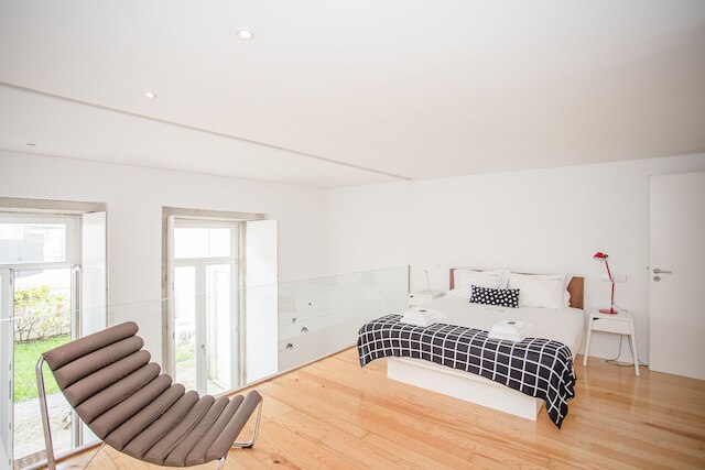 リービング - ガーデン ライト メザニン