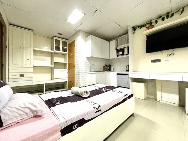 スーパー OYO 910 サバイディー スイート