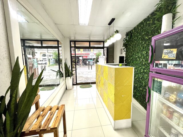 スーパー OYO 910 サバイディー スイート