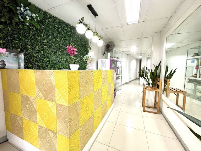 スーパー OYO 910 サバイディー スイート