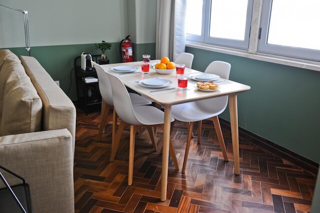 グリーン ワイン アフェア バイ ミーシャズ プレイス 6B