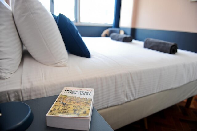 ジン オ クロック イン リスボン - バイ ミーシャズ プレイス 3A