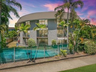 シティーセンター16近くのモダンアパートメント