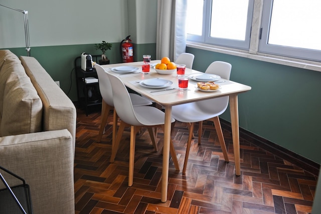 ディバイン ポート ワイン イン リスボン バイ ミーシャズ プレイス 2B