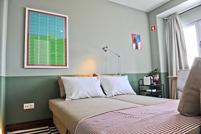 ディバイン ポート ワイン イン リスボン バイ ミーシャズ プレイス 2B