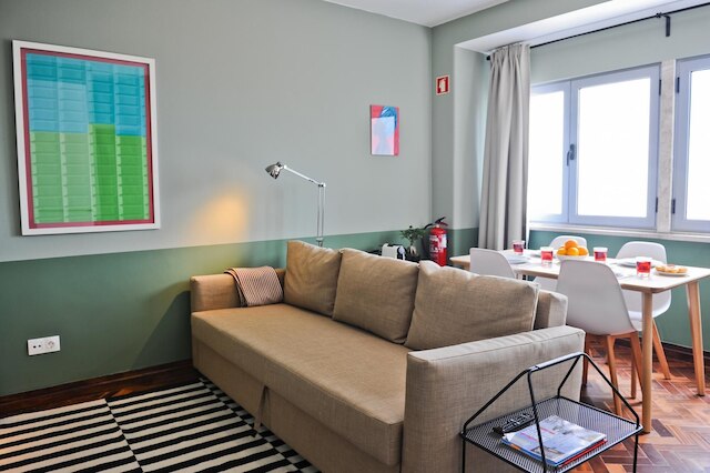 レッド レッド ワイン イン リスボン バイ ミーシャズ プレイス 3B