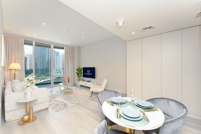 マーベラスアパートメンツインビジネスベイ