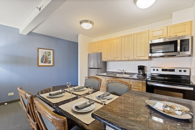 スペクタキュラー オーシャン & ダイヤモンドヘッドビュー 2 ベッドルーム コンド ウィズ フリー パーキング! バイ ココ リゾート バケーション レンタルズ