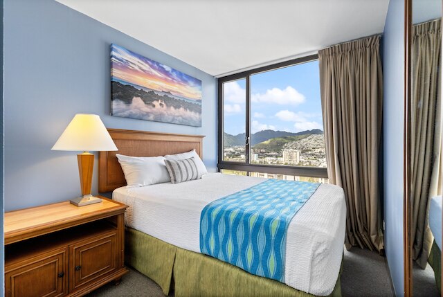 スペクタキュラー オーシャン & ダイヤモンドヘッドビュー 2 ベッドルーム コンド ウィズ フリー パーキング! バイ ココ リゾート バケーション レンタルズ