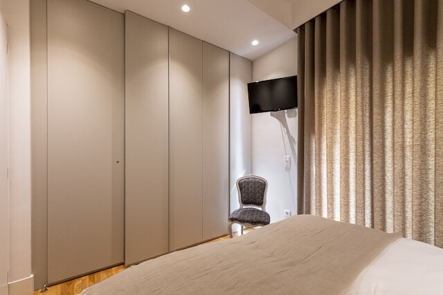 フェドラスリビング: シティセンターラグジュアリーフラットN.コスモス