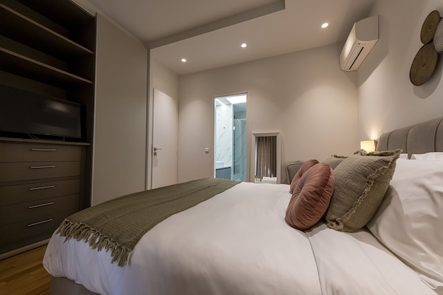 フェドラスリビング: シティセンターラグジュアリーフラットN.コスモス