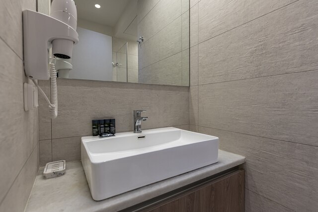 フェドラスリビング: シティセンターラグジュアリーフラット コロナキ